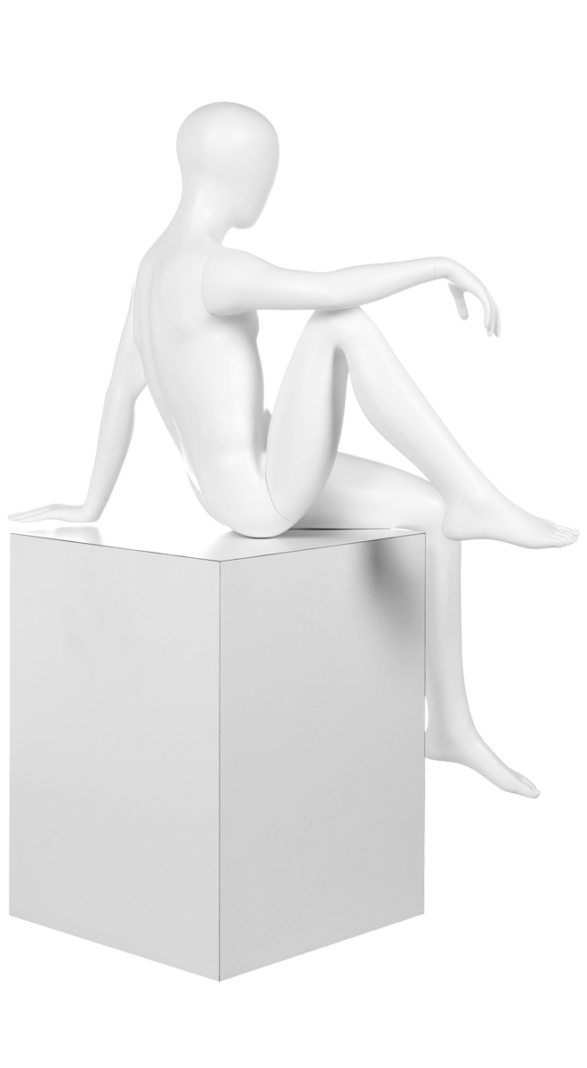 A mannequin posing. Fusion Clubhouse Collection.