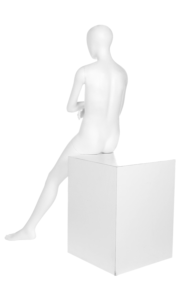 A mannequin posing. Fusion Clubhouse Collection.