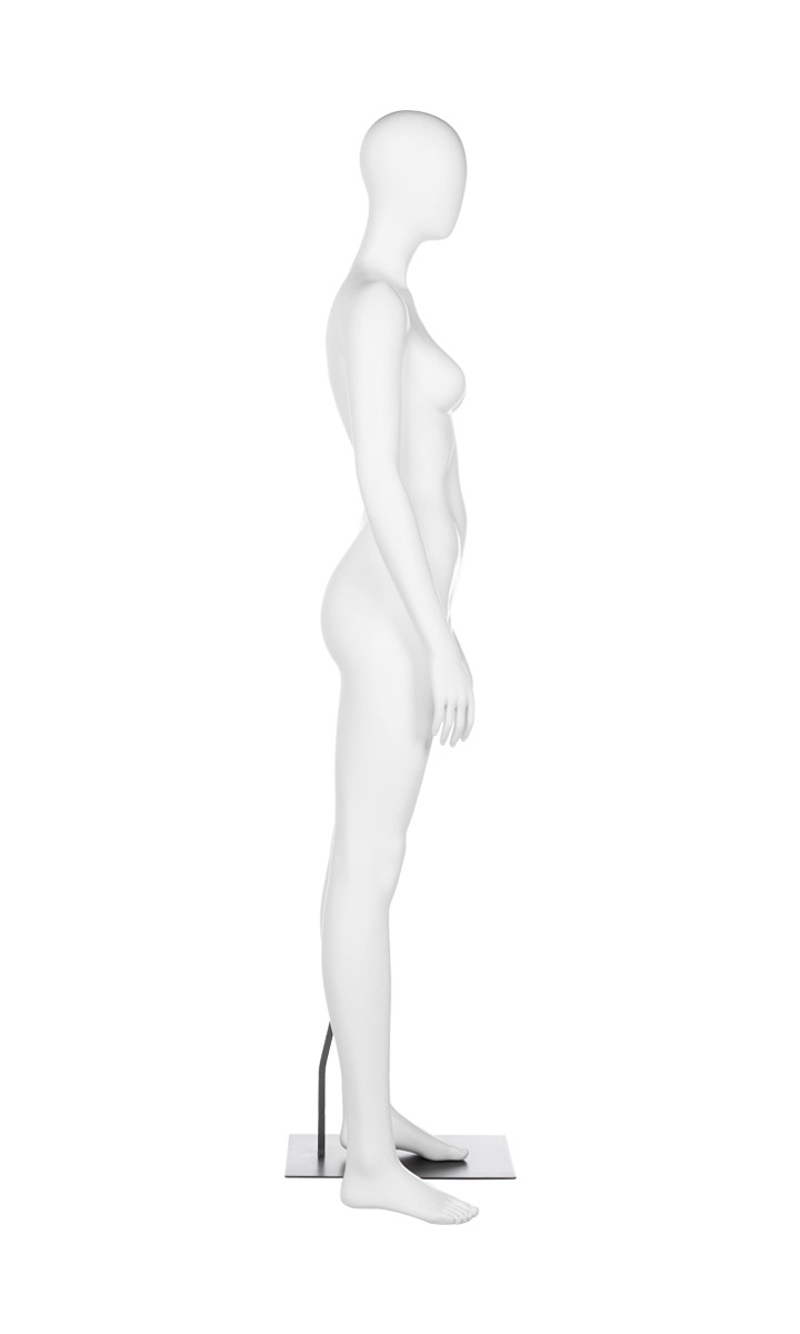 A mannequin posing. Fusion Community collection.