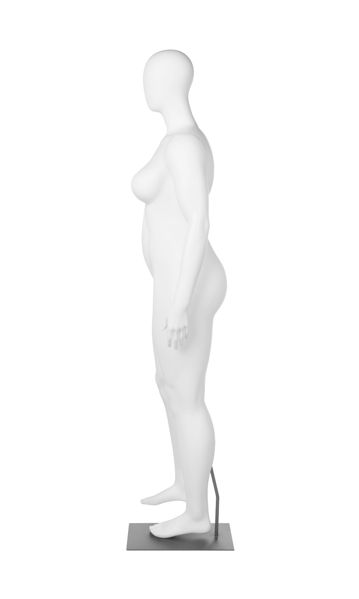 A mannequin posing. Fusion Community collection.