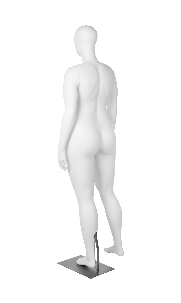 A mannequin posing. Fusion Community collection.