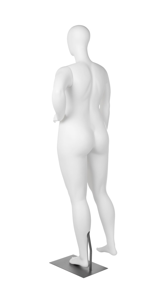 A mannequin posing. Fusion Community collection.