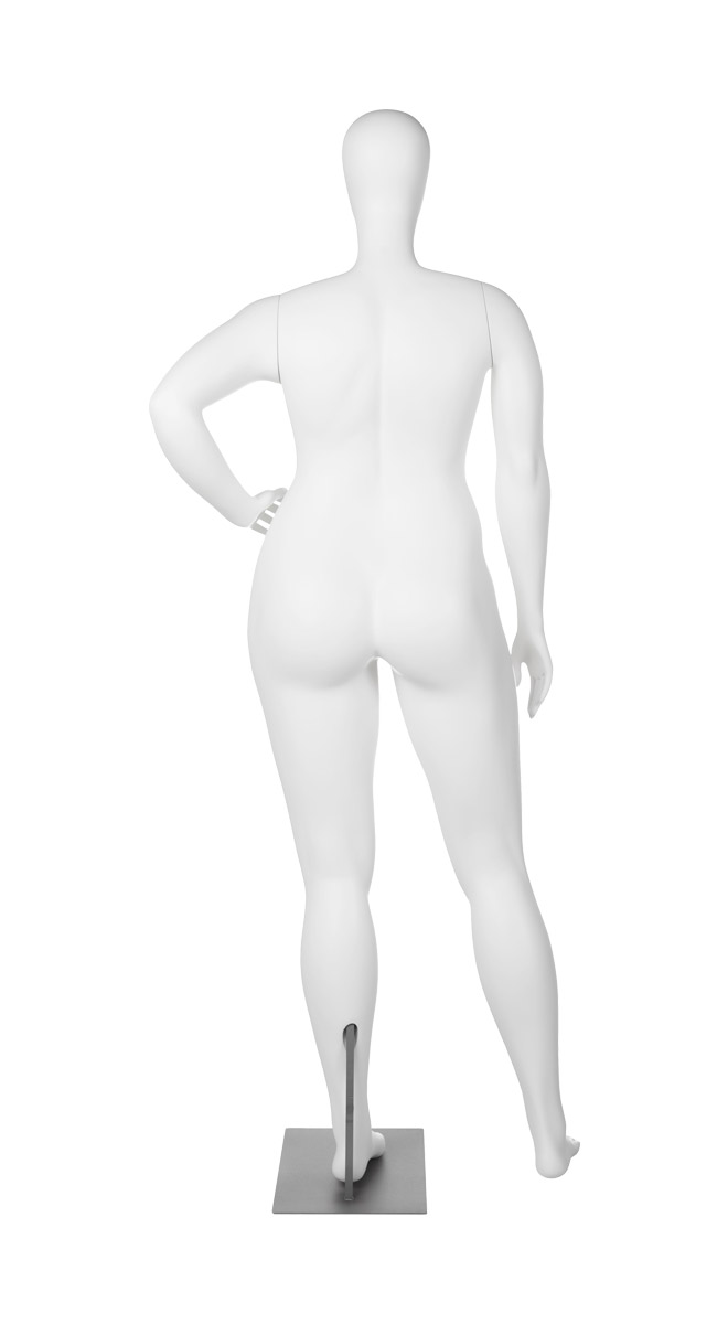 A mannequin posing. Fusion Community collection.