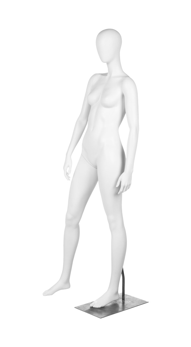 A mannequin posing. Fusion Community collection.