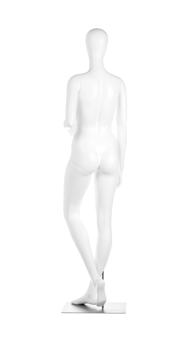 A mannequin posing. Fusion Community collection.