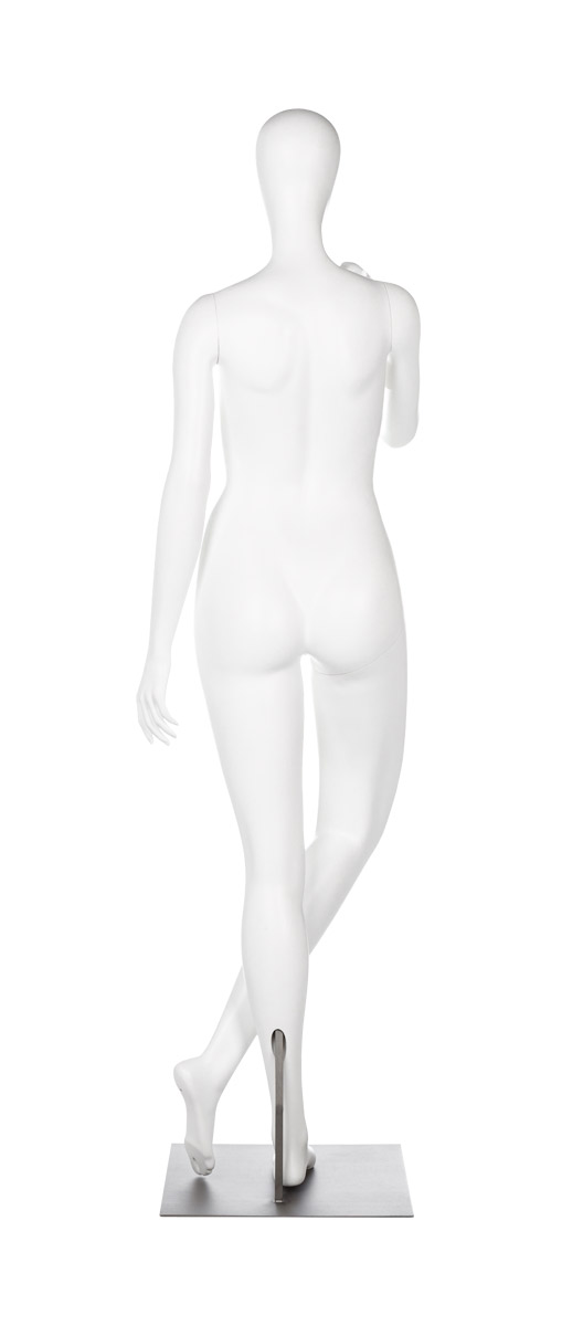 A mannequin posing. Fusion Community collection.