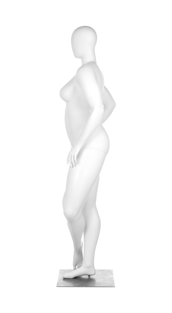 A mannequin posing. Fusion Community collection.