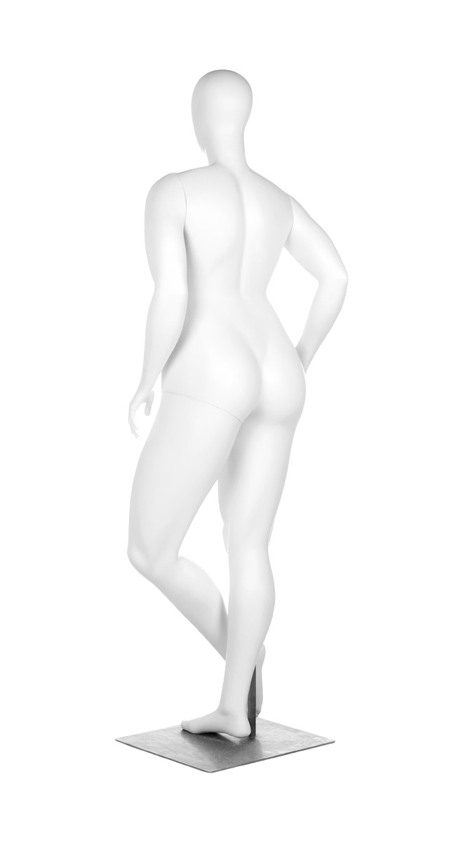 A mannequin posing. Fusion Community collection.