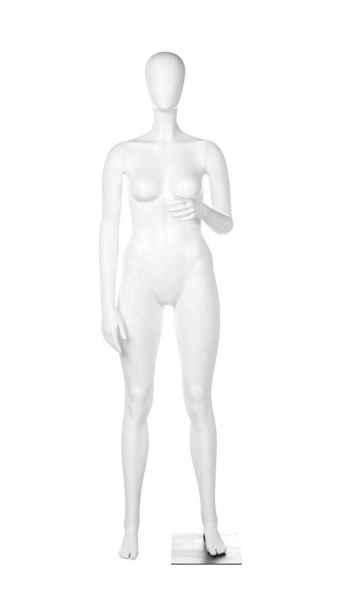 A mannequin posing. Fusion Community collection.