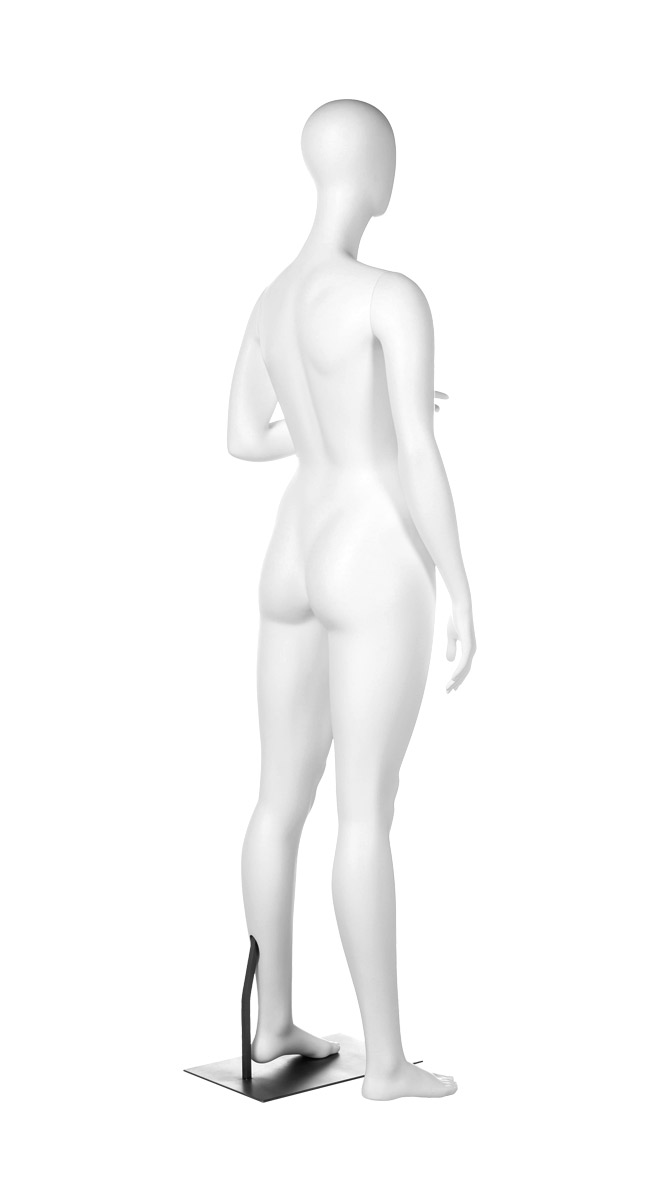 A mannequin posing. Fusion Community collection.