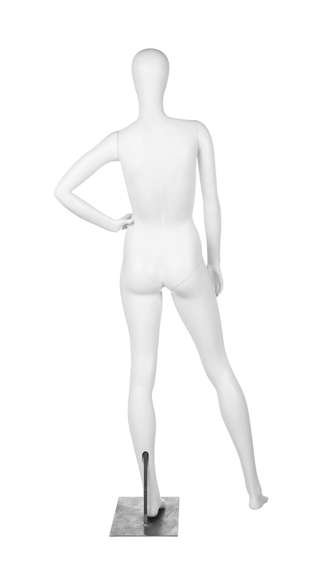 A mannequin posing. Fusion Community collection.