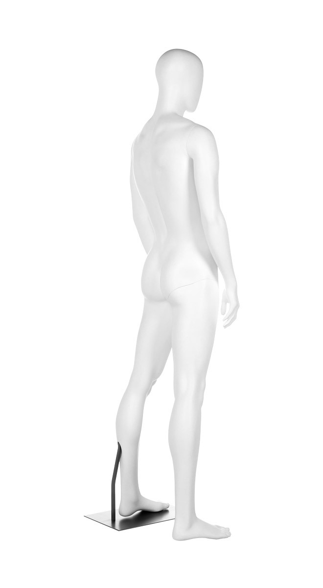 A mannequin posing. Fusion Community collection.