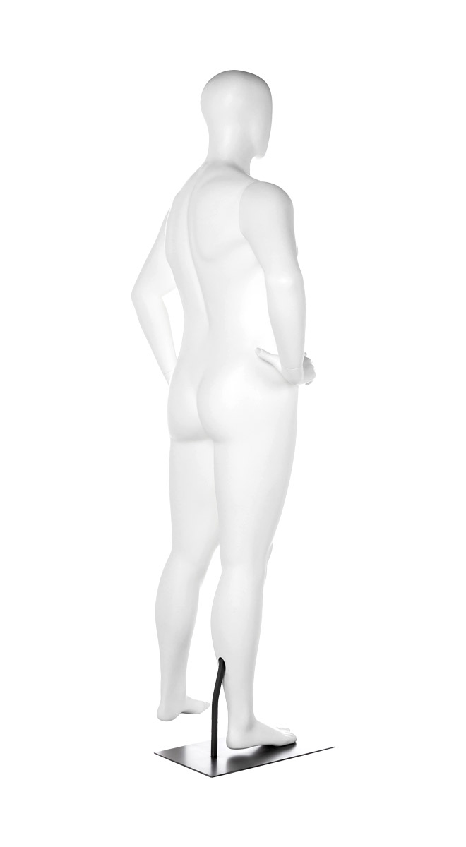 A mannequin posing. Fusion Community collection.