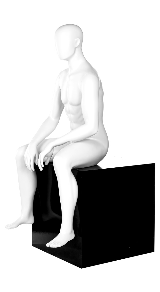 A mannequin posing. Fusion Europa collection.