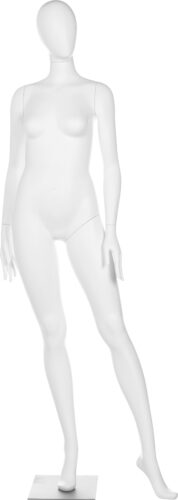 A mannequin posing. Fusion Highline collection.