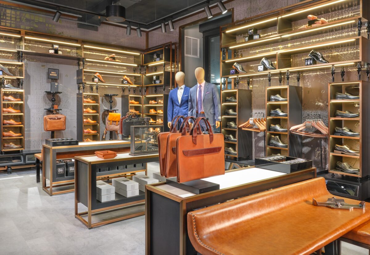 Fusion Specialties Store Design and Mannequin Solution for Joseph A. Banks