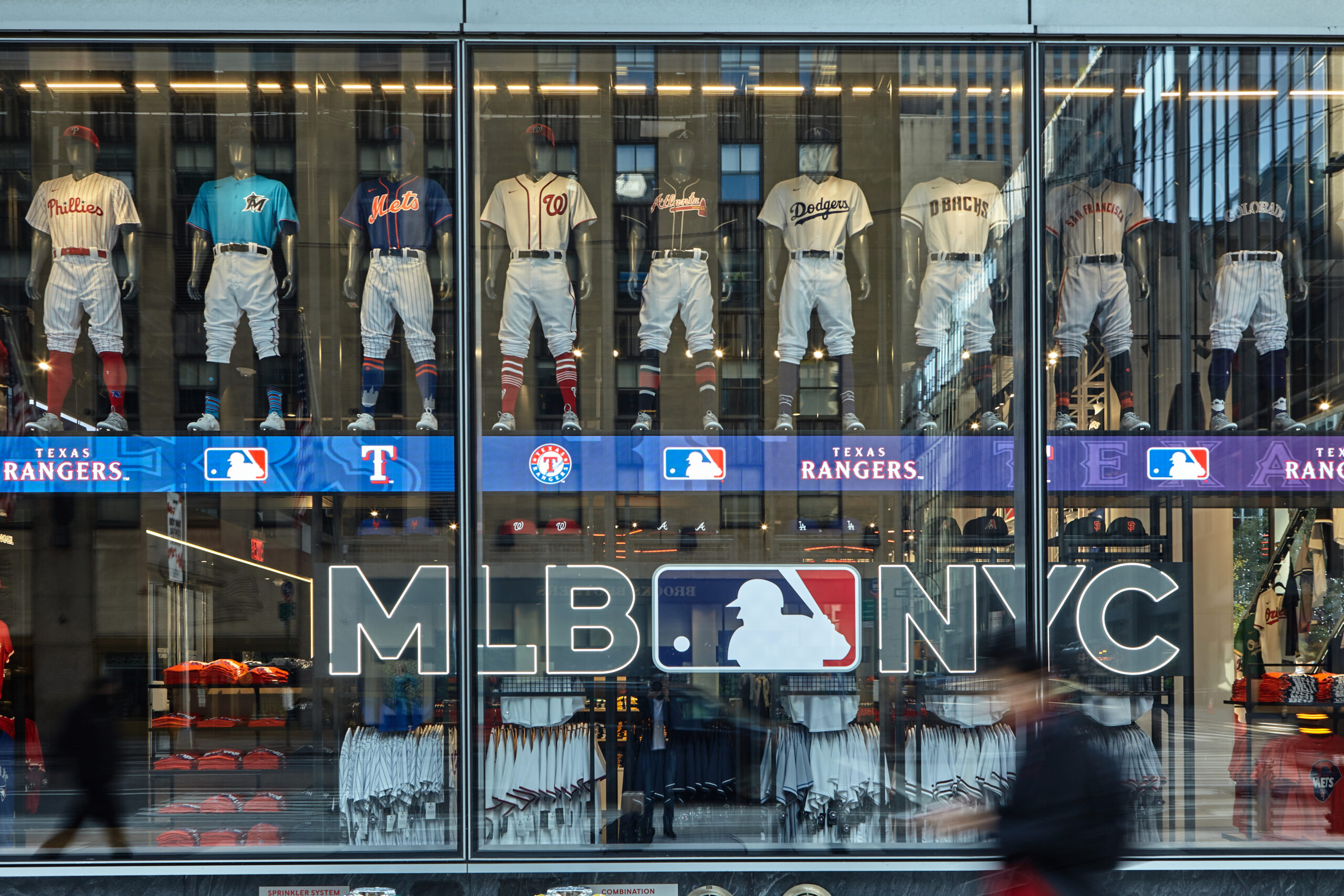 Fusion Specialties Store Design and Mannequin Solution for Major League  Baseball