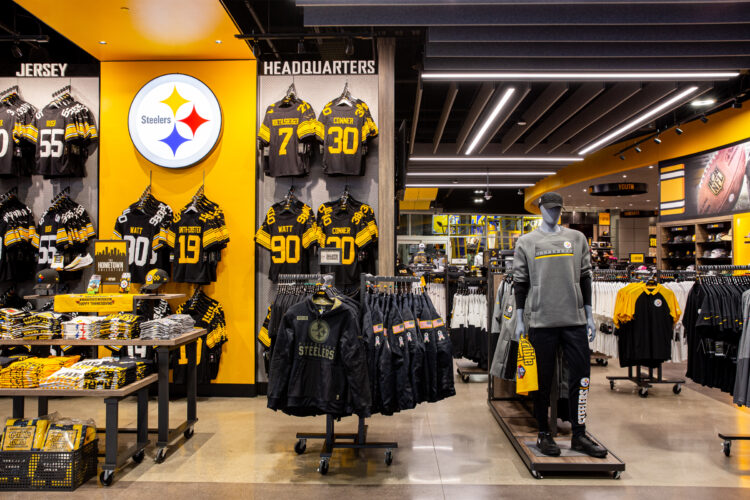 Fusion Specialties Store Design and Mannequin Solution for Pittsburgh Steelers