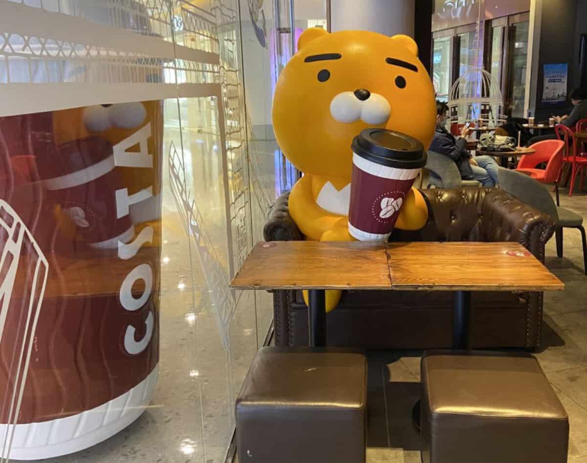 Visual Merchandising Props - Retail Decor Services by Fusion Specialties